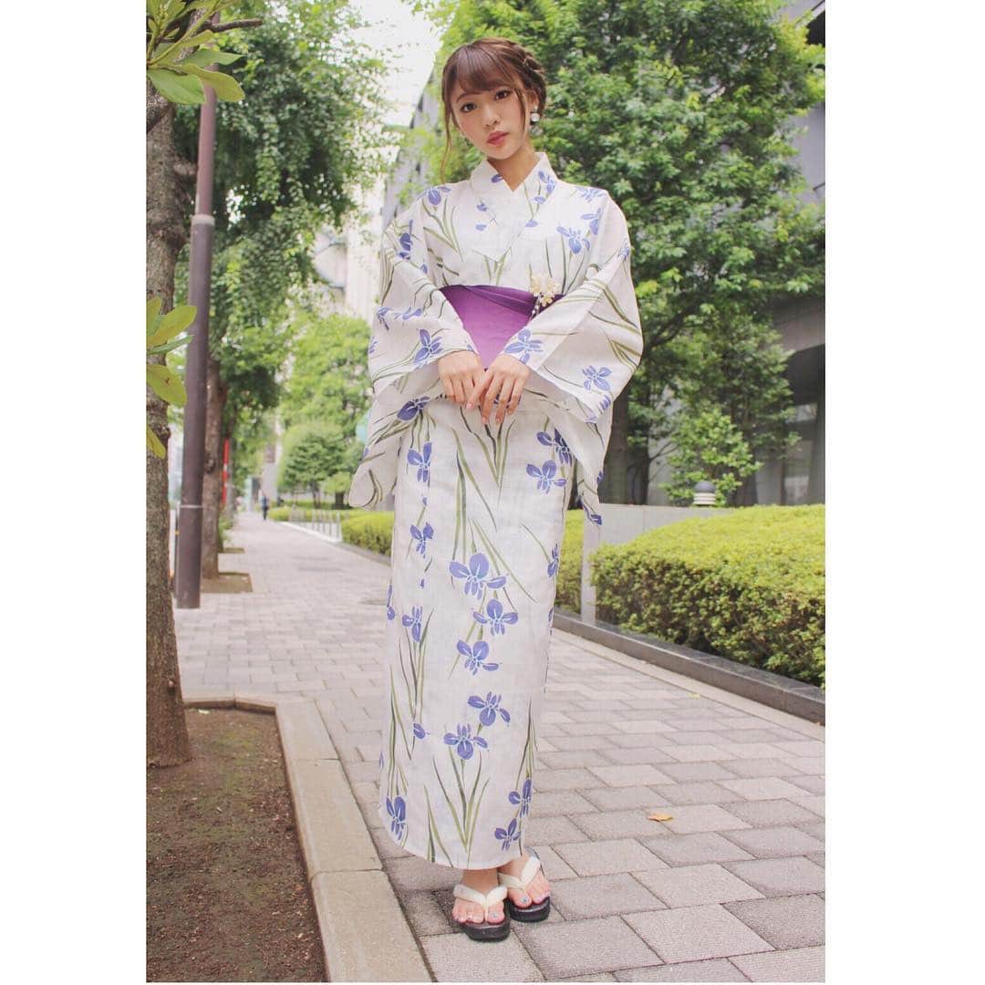 志田友美（ゆうみん）のインスタグラム：「全身Ver♥️ 今日は三浦海岸で音霊だったよ🌴 毎年出れて嬉しい🤓海がまた見れた〜〜😎今は久々の横須賀でゆっくり🤤 #summer #sea #yukata #japanesegirl #festival #instapic #instasummer #instadaily」