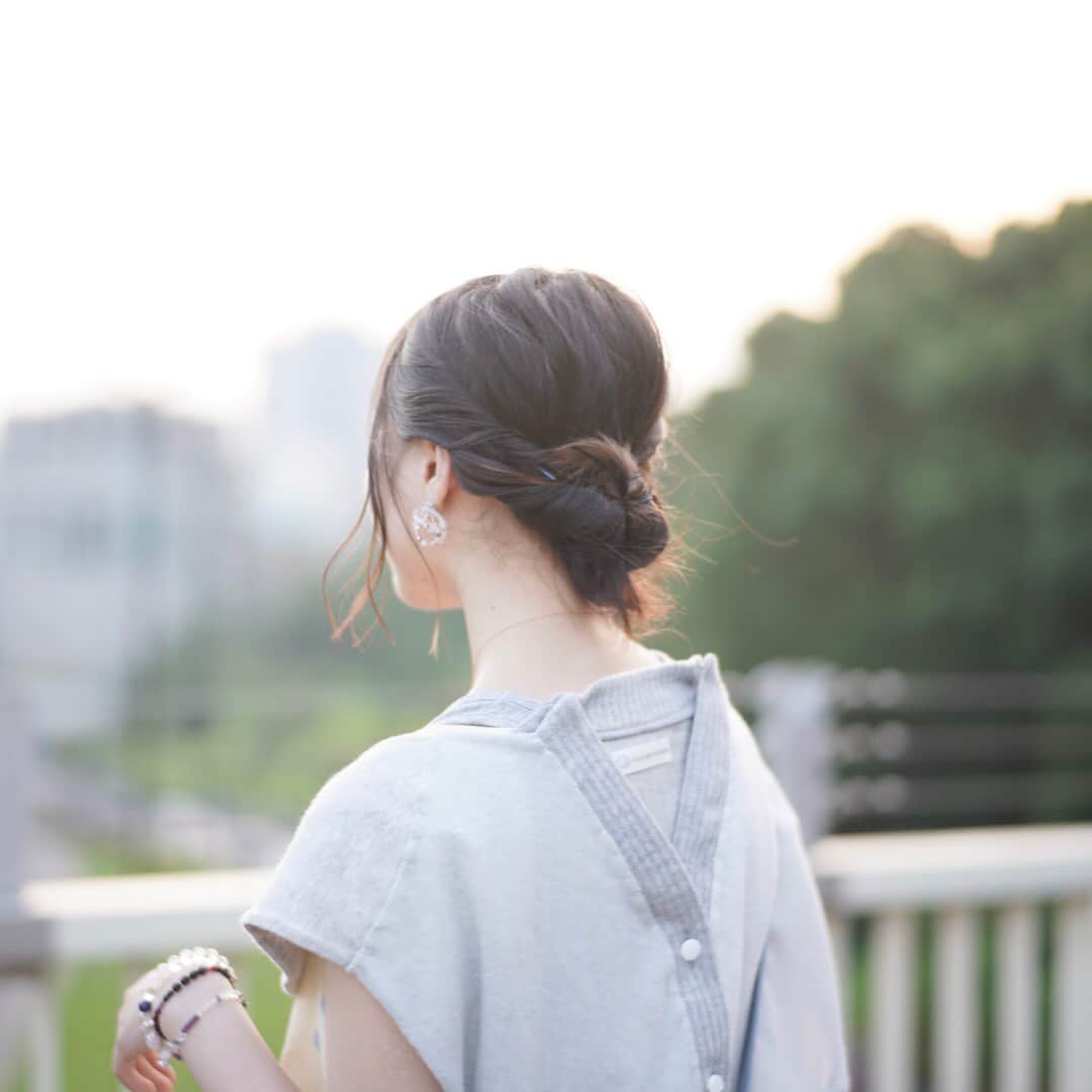 有安杏果さんのインスタグラム写真 - (有安杏果Instagram)「♪﻿ ﻿ ﻿ だいぶ伸びてきた髪を﻿ くるりんぱして ﻿ ﻿ ﻿ シャワー台を使って作った﻿ ピアスを早速着けて﻿ お出かけしましたっ♪﻿ ﻿ ﻿ #有安杏果﻿ #てくてく散歩﻿ #ハンドメイド﻿ #ピアス﻿ #くるりんぱ﻿ ﻿」8月13日 15時17分 - ariyasu_momoka_official