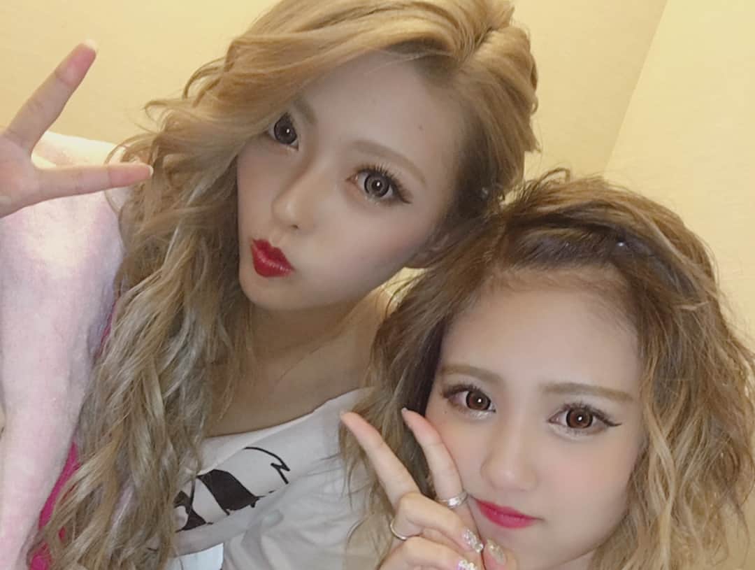 吉永江利さんのインスタグラム写真 - (吉永江利Instagram)「みさきちゃん💖 なんていっても久々で早く会いたくってたまらんかった♡みさきおったらとりあえず安心感と落ち着く♡ プライベートでも遊びたいよ😭#KimonoGirls #selfie #gal #ootd #make #hair #japan #korea #model #fa#KimonoGirls #selfie #gal #ootd #make #hair #japan #korea #model #fashion #code #followme #likes #instagood #instalike #着物ガールズ #モデル」8月13日 19時19分 - chaneri_0403