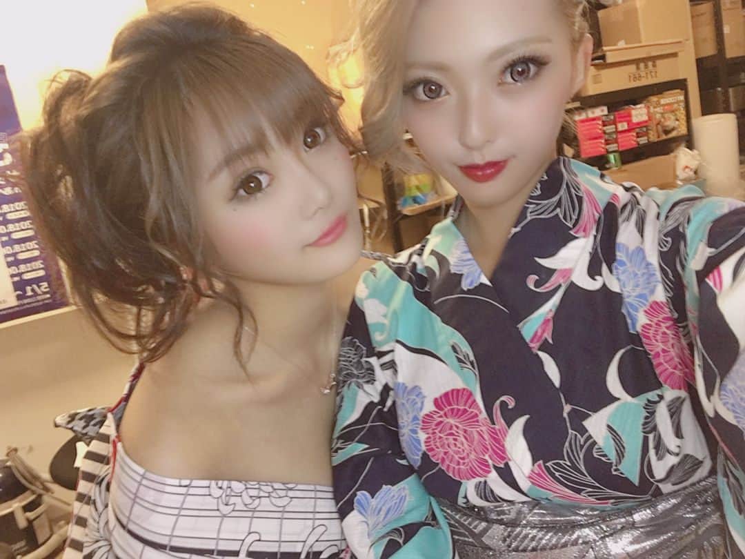 吉永江利さんのインスタグラム写真 - (吉永江利Instagram)「まってたやろ？みんな♡ りなえりやでーって💖 やっと会えてもーツーショット多いのりなが一番やわ♡ 3150👍  #KimonoGirls #selfie #gal #ootd #make #hair #japan #korea #model #fa#KimonoGirls #selfie #gal #ootd #make #hair #japan #korea #model #fashion #code #followme #likes #instagood #instalike #着物ガールズ #今日好き #今日好きになりました#モデル #奈良住み #17歳」8月13日 19時43分 - chaneri_0403