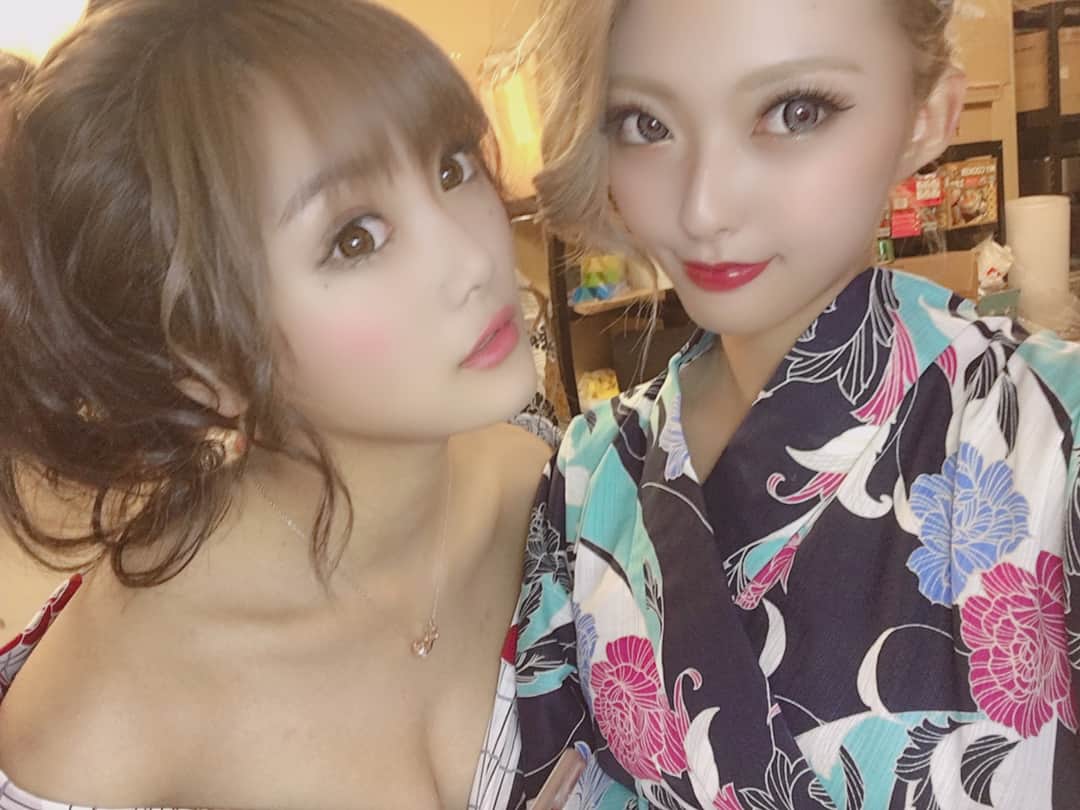 吉永江利さんのインスタグラム写真 - (吉永江利Instagram)「まってたやろ？みんな♡ りなえりやでーって💖 やっと会えてもーツーショット多いのりなが一番やわ♡ 3150👍  #KimonoGirls #selfie #gal #ootd #make #hair #japan #korea #model #fa#KimonoGirls #selfie #gal #ootd #make #hair #japan #korea #model #fashion #code #followme #likes #instagood #instalike #着物ガールズ #今日好き #今日好きになりました#モデル #奈良住み #17歳」8月13日 19時43分 - chaneri_0403