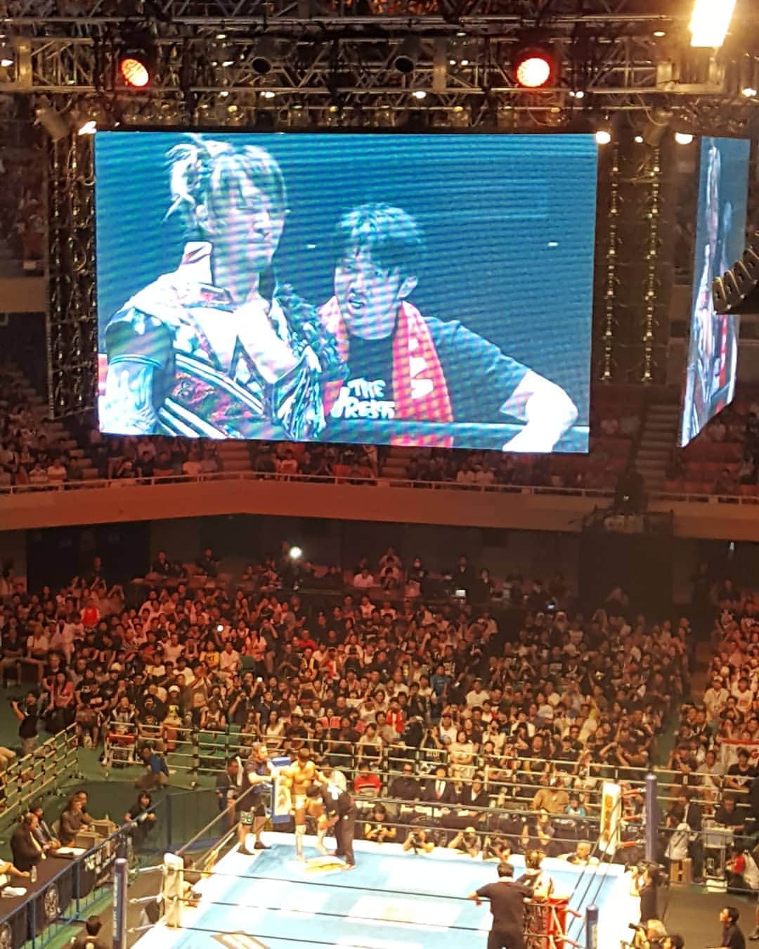 のインスタグラム：「2018.8.12 日本武道館  両者素晴らしすぎたゼァ！ 棚橋選手おめでとうございますゼァ！ 俺たちの夏が終わったゼァ！ ありがとうG1！  #njpw #g128 #永田小裕志 #ワッフル #焼きたて #ゼァ」