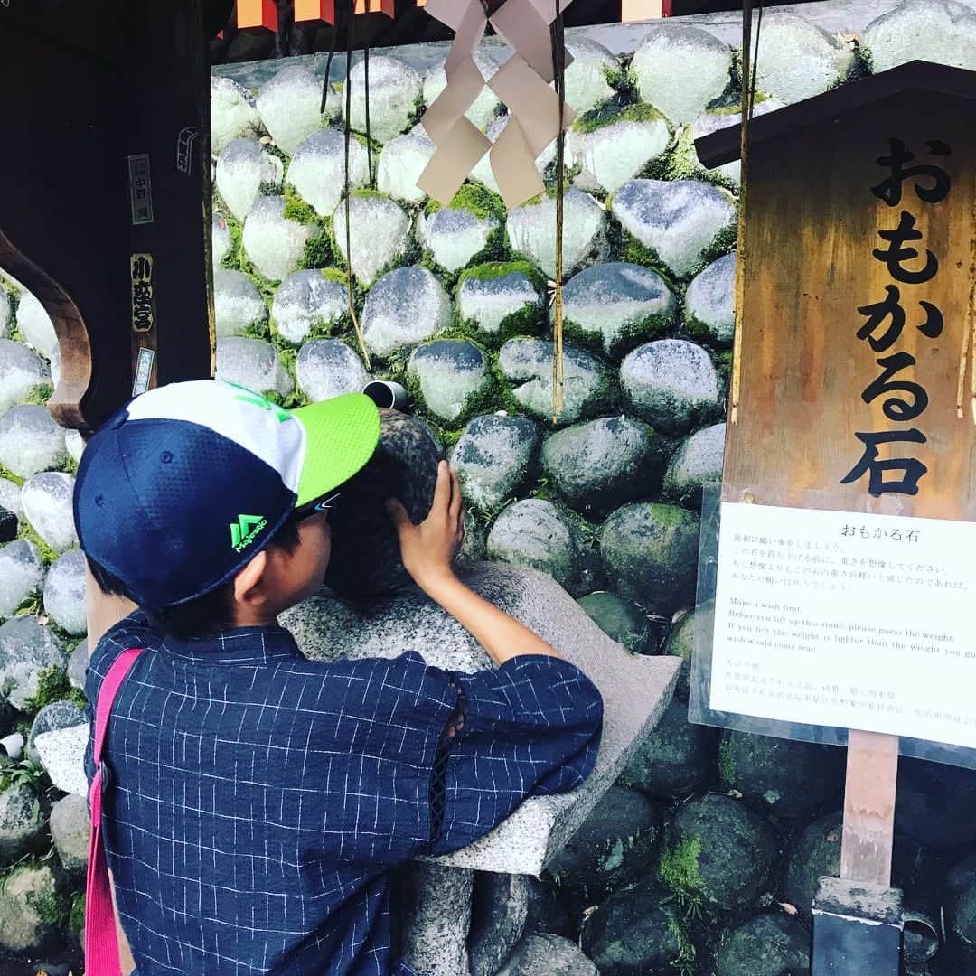 池山文さんのインスタグラム写真 - (池山文Instagram)「名古屋から、フラッと日帰り京都。社会好きの双子と暑すぎる夏を満喫(^^)。 #kyoto #kyotofushimi #byoudouin #双子の母」8月14日 17時36分 - fumi23ikeyama