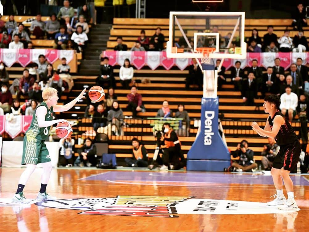 大神雄子さんのインスタグラム写真 - (大神雄子Instagram)「WLeague 20th Anniversary 🏀  負けた時も勝った時も本当にとにかくたくさんの時間を共有してきた仲間です🔥  久しぶりに振り返って色々話しましたよ😊  よろしくお願いします‼︎ #wリーグ #jxeneossunflowers #吉田亜沙美 選手 #トヨタ自動車アンテロープス #大神雄子 #よろしくお願いします #最後の動画 #当時試合前にやってたパフォーマンス #2人とも覚えてました😎😎 #thankyou」8月14日 17時21分 - shin___01