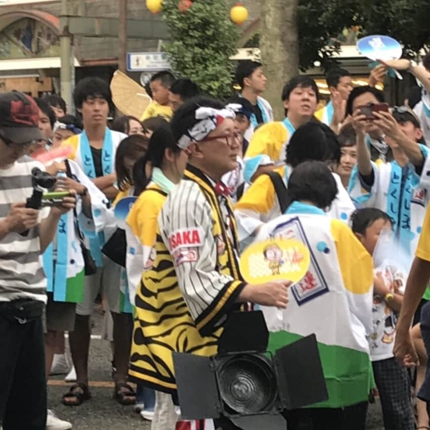 森武史さんのインスタグラム写真 - (森武史Instagram)「行ってきました!  #徳島県 #徳島市 #阿波おどり 初日！ 明日の最終日8/15を前に これを御覧になれば、 頑張って車で日帰りで 阿波おどりに行きたくなる！ かもしれません！ 明日朝7時から放送予定です！ よろしくお願いします〜〜！ #すまたん #娯茶平 #娯茶平連」8月14日 10時56分 - takeshimori.free.tar.ana