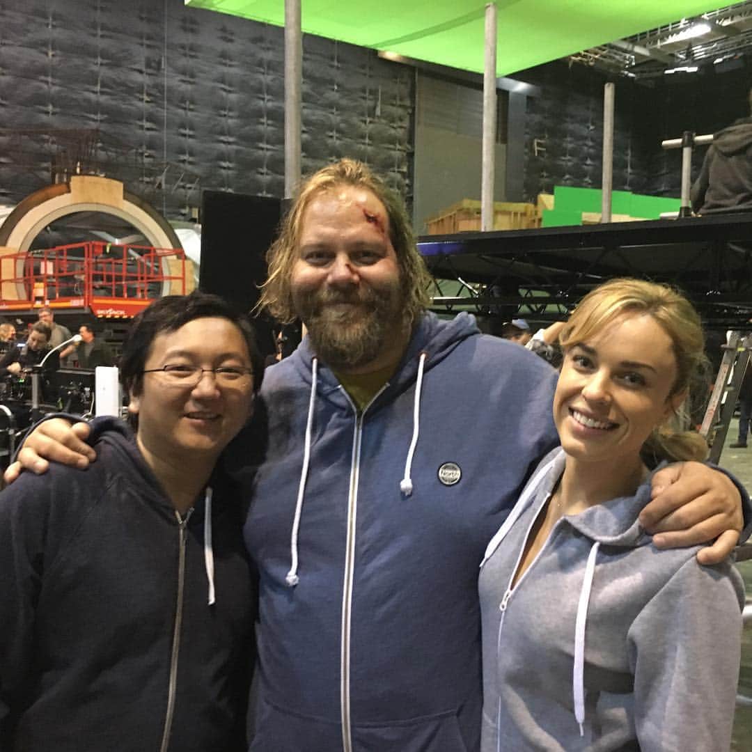 マシ・オカのインスタグラム：「Thank you to all for making The Meg your #1 movie for the weekend!  We made the movie for the fans and we couldn’t do it without your support.  The submersible crew with @jessica_mcnamee and Darri.  #themeg  #themegmovie」