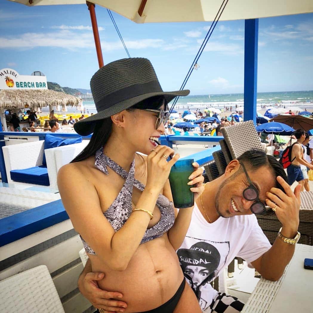 植竹拓さんのインスタグラム写真 - (植竹拓Instagram)「嫁と海」8月14日 13時51分 - hiromu0820