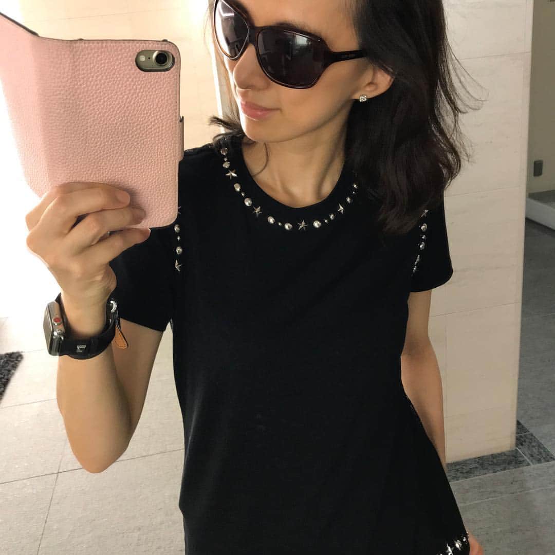 梅宮万紗子さんのインスタグラム写真 - (梅宮万紗子Instagram)「ステキなＴシャツ、買って良かった♫ 自分を表現する服を着たい。お仕着せではなくて。」8月15日 2時25分 - masakoumemiya_actor