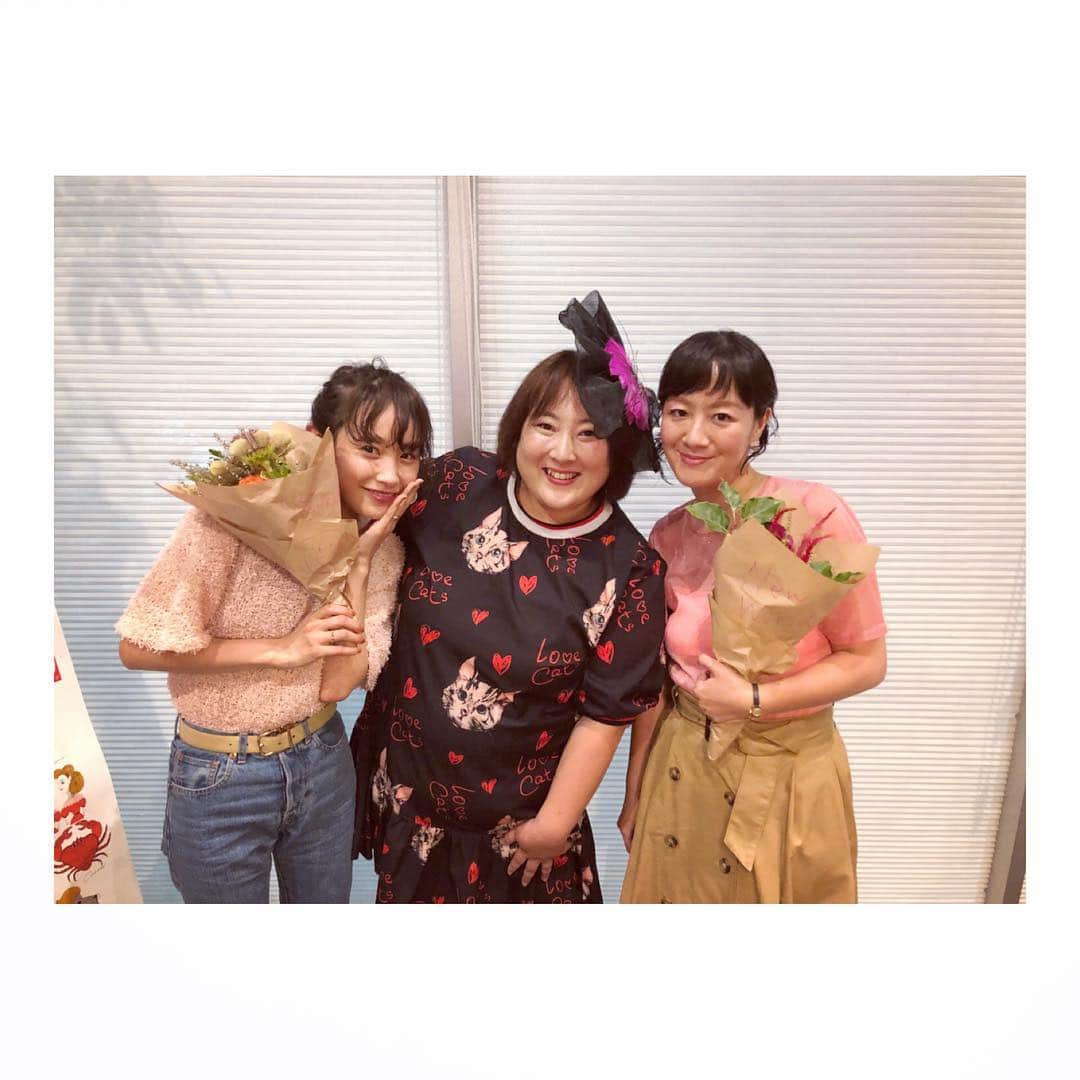 高橋愛さんのインスタグラム写真 - (高橋愛Instagram)「ㅤㅤㅤㅤㅤㅤㅤㅤㅤㅤㅤㅤㅤ ㅤㅤㅤㅤㅤㅤㅤㅤㅤㅤㅤㅤㅤ @evelourdes_haruka さんに お誘いいただきまして @rina_kina さんと お食事会に行ってきました💗 ㅤㅤㅤㅤㅤㅤㅤㅤㅤㅤㅤㅤㅤ  大好きな @ellecafejapan のコース料理 めちゃくちゃ美味しかった🍽💕 ㅤㅤㅤㅤㅤㅤㅤㅤㅤㅤㅤㅤㅤ タロット占いや 顔面診断、心理テストもやってもらえて とても とても しあわせな時間でした😌🙏🏻 ㅤㅤㅤㅤㅤㅤㅤㅤㅤㅤㅤㅤㅤ ありがとうございました♡♡♡ ㅤㅤㅤㅤㅤㅤㅤㅤㅤㅤㅤㅤㅤ #イヴルルド遙華さん #フォーチュン占い  #フォーチュンディナー #乙女座♍️ #ellecafejapan  #ellejapan #いろんなお話聞けて #益々頑張ろうと思いました♡ #ドレスコードは #サムシングピンク💗」8月15日 2時27分 - i_am_takahashi