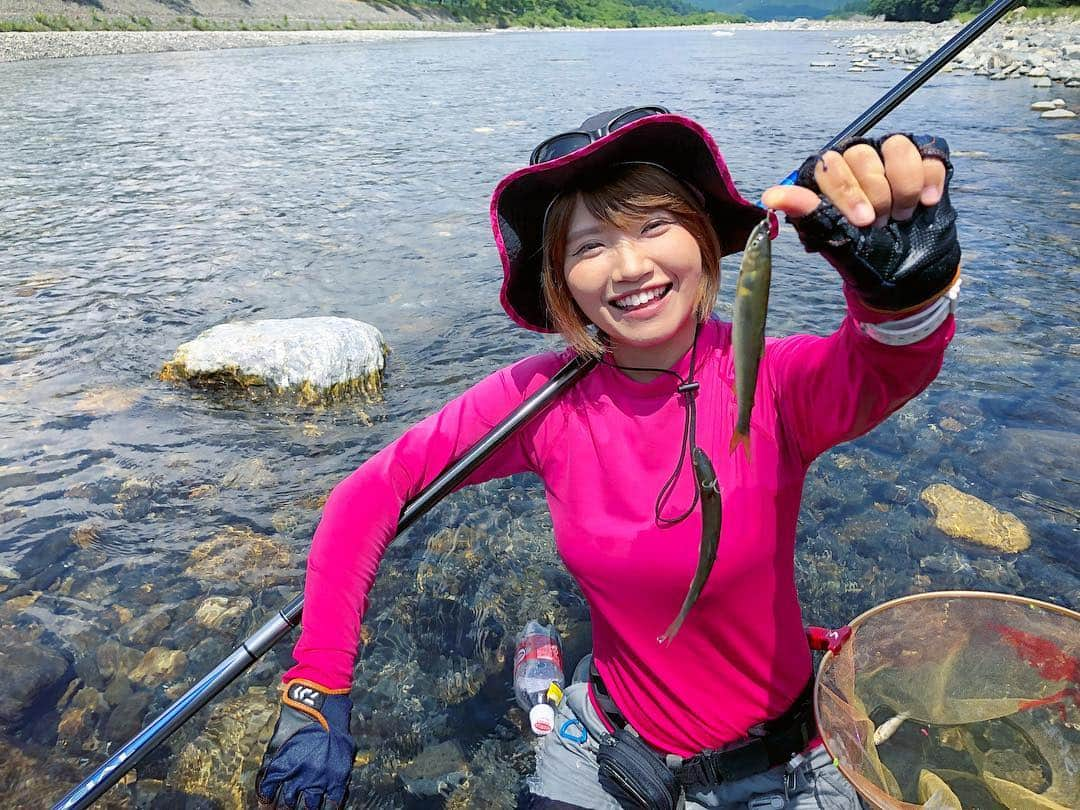 秋丸美帆さんのインスタグラム写真 - (秋丸美帆Instagram)「つめたーい♩涼しー♩🌀 . #fishing #fish #river #summer #釣り #鮎釣り #鮎 #盆休み #お盆 #夏 #夏休み #関西 #川」8月14日 19時13分 - mippy34