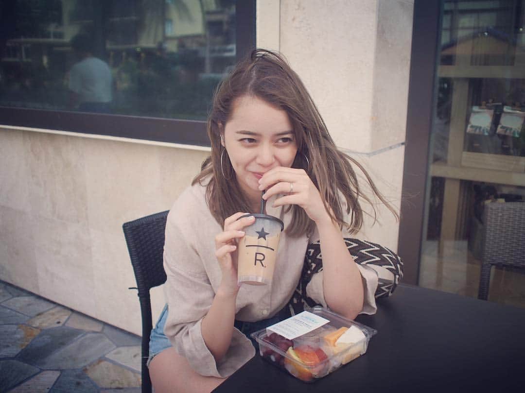 岸本セシルさんのインスタグラム写真 岸本セシルinstagram ハワイの風あびたいわぁー ぐふふ飲み Hawaii 6月の想い出 時差 8月14日 時42分 Cecil Lu