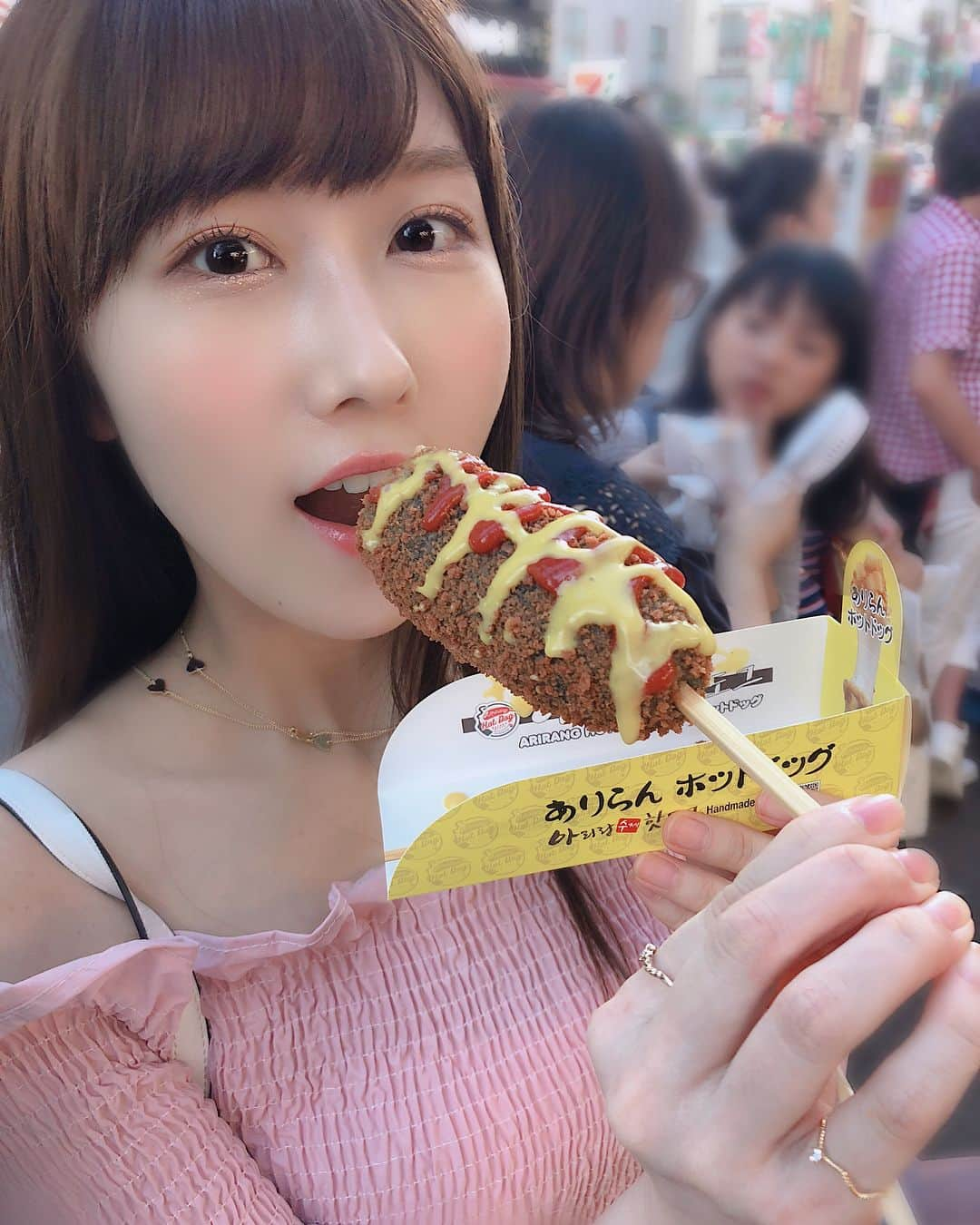 矢倉楓子さんのインスタグラム写真 - (矢倉楓子Instagram)「🍨💓 #ふわふわかき氷 #パッピンス #新大久保  #チーズドッグ  #아리랑핫도그  #핫도그  #망고빙수 #인절미빙수 #복숭아빙수は売り切れ😢️」8月14日 21時10分 - fufu_ice