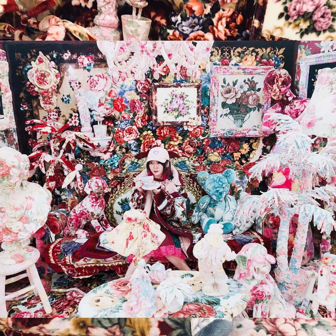 大森靖子さんのインスタグラム写真 - (大森靖子Instagram)「江頭誠さんの毛布部屋完全に落ち着く空間 渋谷西武7階」8月14日 21時34分 - omorimori
