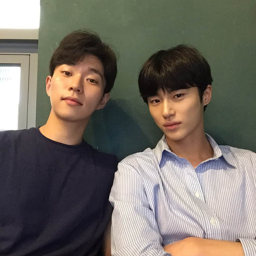 ビョン・ウソクさんのインスタグラム写真 - (ビョン・ウソクInstagram)「☕️」8月14日 22時38分 - byeonwooseok