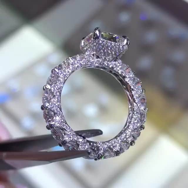 WEDDING APPARELのインスタグラム：「Beautiful custom ring 💎💎😎😎 @sellerofjewels」