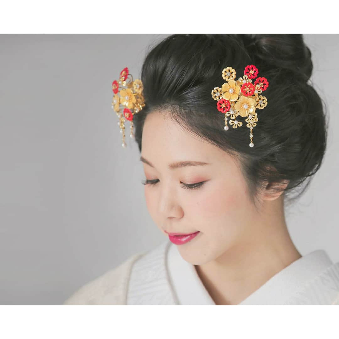 Decollte_hairandmakeupさんのインスタグラム写真 - (Decollte_hairandmakeupInstagram)「hairstyle✳︎ Yuri fujimoto @yuri19870106  Studio AQUA Asakusa  @studioaqua_asakusa @d_weddingphoto_jp #プレ花嫁  #ウエディングフォト  #結婚写真 #結婚式準備 #結婚式 #ヘアスタイル #前撮り #ウエディング  #ブライダル  #フォトウエディング #wedding#신부 #ポートレート  #ヘアアレンジ  #ヘアメイク #happy #カメラ #ヘッドアクセ #ウエディングドレス #weddingdress #オシャレ#かわいい #新娘#撮影 #hairarrange #カメラ女子  #和装 #日本中のプレ花嫁さんと繋がりたい #綿帽子 #白無垢」8月15日 7時40分 - decollte_wedding