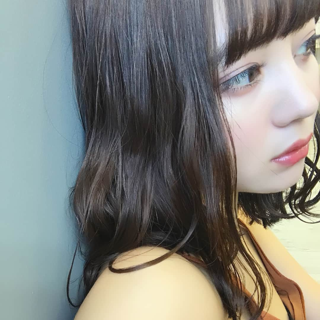 NANAMIさんのインスタグラム写真 - (NANAMIInstagram)「子供たちにまつ毛してもらったよ💓 #khakibrown #darkbrown のMIX 太さは細い0.1でつけてます💓デザインはお店で教えますね🤫 @puniiiko @324hm  ありがと😘 #homeharajuku #home #lbyhome #eyelash」8月15日 20時20分 - nanami023