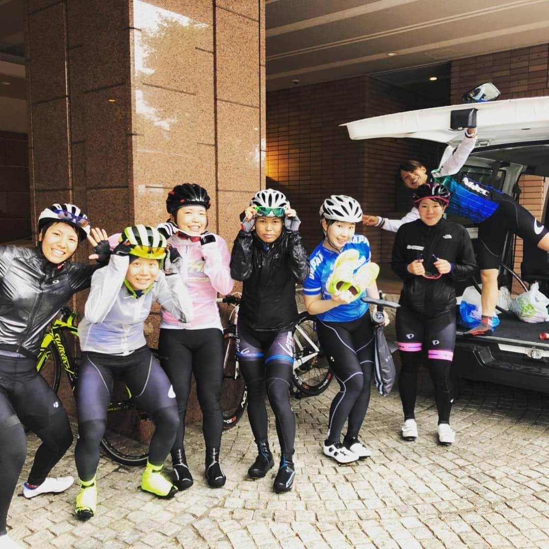 高木美帆さんのインスタグラム写真 - (高木美帆Instagram)「90km🚴‍♀️ 写真だとビショビショ感が伝わらない。 上から下まで水浸し。 雨だからって練習はなくならない。 最後の方濡れすぎてテンションあがるやつ。 . . でも夏祭りが延期になったのは悲しいです(；д；) 明日はどうにかできますように。行けないけど…。 . #speedskate #nt #ladies #cycling #平原祭り #山車 #盆踊り」8月15日 20時51分 - miho.t_ss