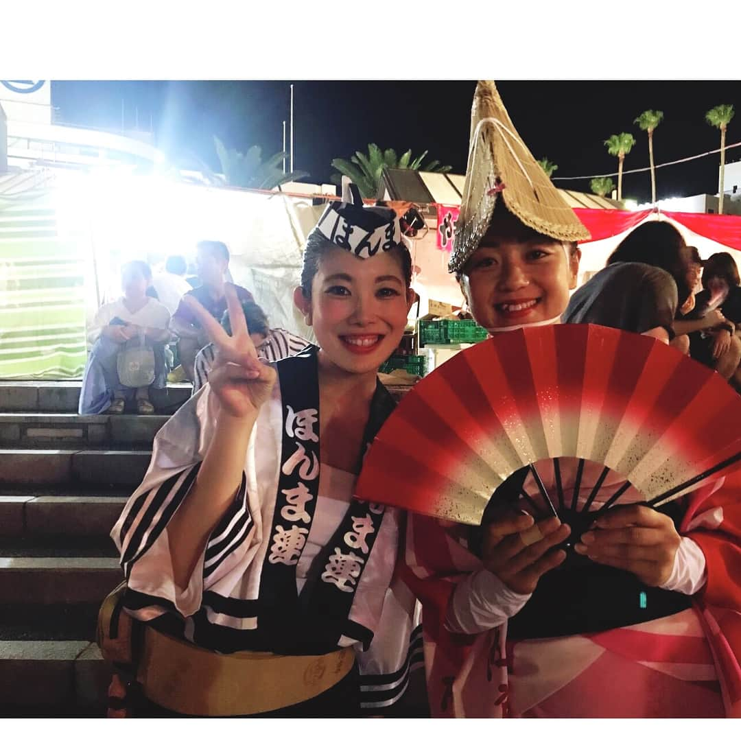 梅山茜さんのインスタグラム写真 - (梅山茜Instagram)「. ＊阿波踊り1日目＊ . 12日に徳島市の阿波踊り開幕しました☺️💕 去年の阿波踊りは関学連で踊ったけど 1日だけだったので物足りず、、、 阿波踊り期間が終わってすぐ、ほんま連に入連して 練習してきました！！！！ 時間差で初日の分からUPしていきます😚😚 初日は市役所→ケーブルテレビ→南内町→藍場浜 本格的に入連してからの初めての桟敷は長かったけど すっごく楽しかった😭♥️♥️♥️♥️ そして本当に先輩たちの踊りが素敵すぎた😭 東京から来たご夫婦が一緒に踊って下さって 「本当に素敵で感動した！本当にありがとう！」 って言われて涙がつーー😭😭😭 こちらこそありがとうの気持ちで一杯でした。 . 徳島市の阿波踊りは今日まで！ ぜひ楽しんでいってください！！！ 今日のほんま連のスケジュール！ 18:00 南内町→18:48 紺屋町→19:45 藍場浜 →20:30 両国本町→21:42 市役所 22:24 市役所です！ ほんま連を見に来てください💕 . #阿波踊り#ゴジカル#四国放送#徳島#阿波おどり#アナウンサー#女子アナ#ほんま連#2018阿波おどり#平成最後の夏#夏#お盆#夏休み#盆踊り#awaodori」8月15日 16時31分 - umeyama_akane