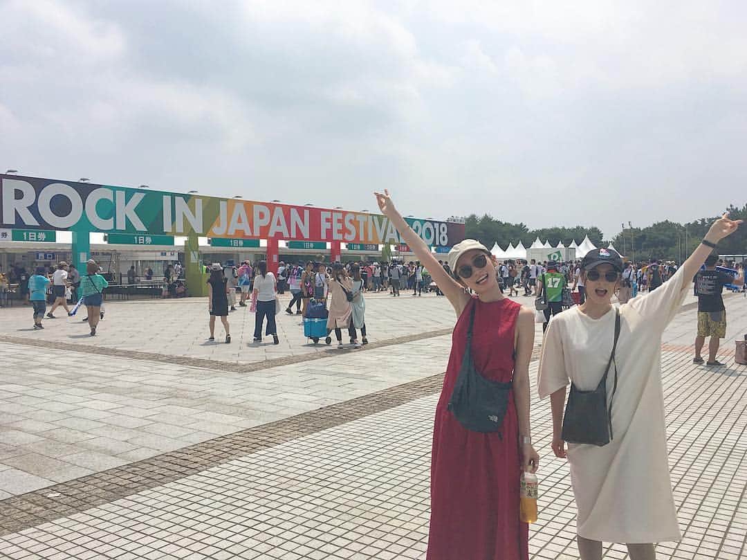 落合砂央里さんのインスタグラム写真 - (落合砂央里Instagram)「今年も行ってきましたROCK IN JAPAN FES!! サウナみたいな暑さの中で聞くユーミンの真夏の夜の夢は最高でした。 #ロッキン #rijf2018 #夏の思い出」8月15日 23時01分 - ochiaikun