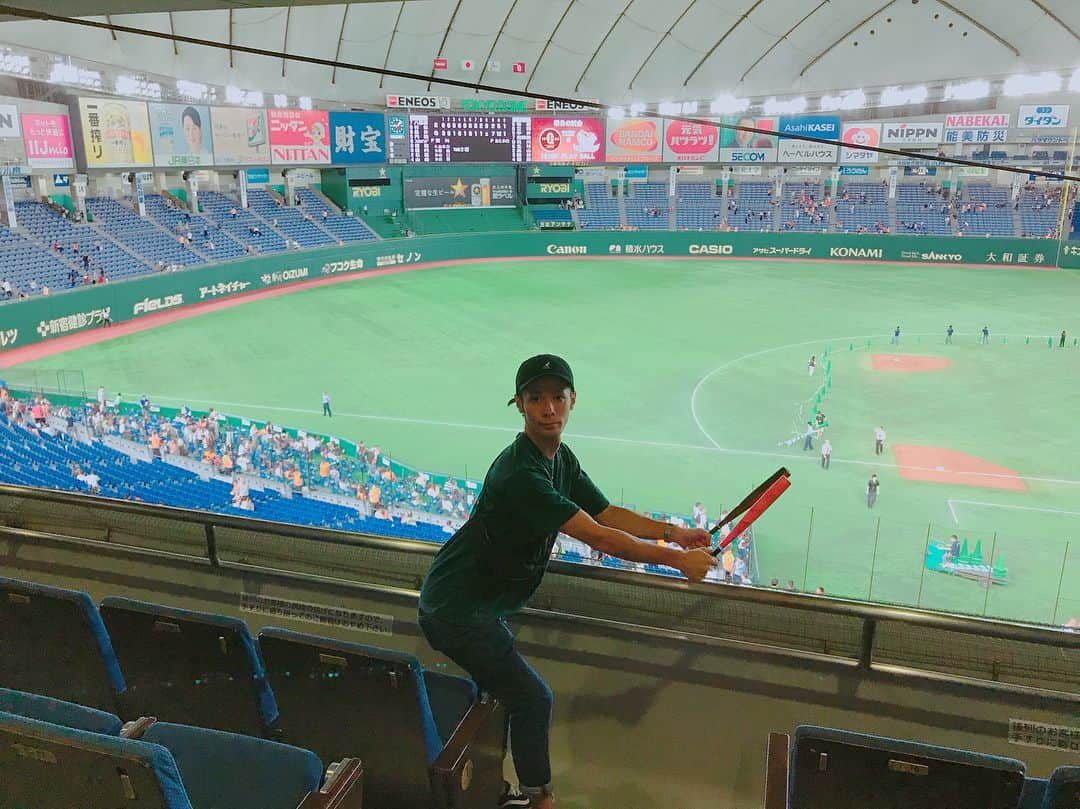 熊野直哉さんのインスタグラム写真 - (熊野直哉Instagram)「親族大集合。 初めて野球観た。  楽しかった。 ビール売り子のお姉さんとLINE交換したかった。」8月15日 23時03分 - naoya_akama
