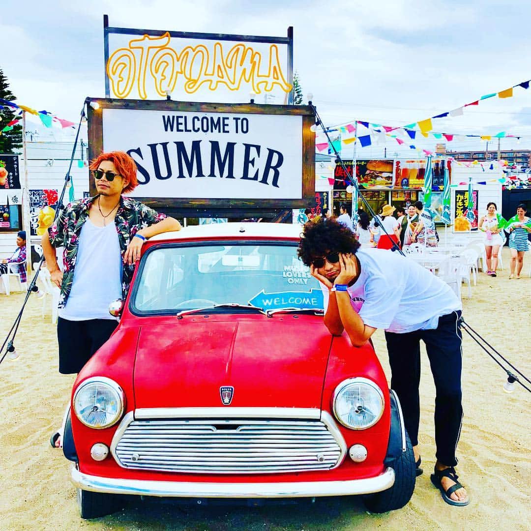 のインスタグラム：「インスタっぽい事してみた🙈笑  音霊楽しんできますー🔥🔥 #海 #音霊ライブ  #遊び疲れ #これからライブ」