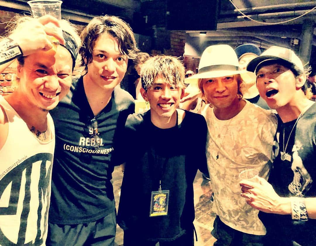 INORANさんのインスタグラム写真 - (INORANInstagram)「Awesome last night!!!! @ellegarden_tour_official  @oneokrockofficial  @細美武士 @sucksmen @10969taka @toru_10969 @ryota_0809 @tomo_10969 @inoran_official」8月16日 9時40分 - inoran_official