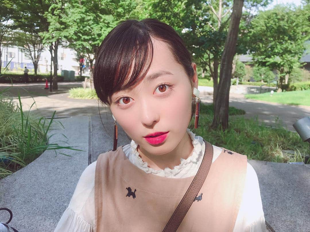 福原遥さんのインスタグラム写真 - (福原遥Instagram)「☺︎ おニューリップ💄 キメているけど、実は端までリップが付いていないの。笑 リップを塗るのが下手くそだ。 もっと勉強しなくちゃね😂笑  #shuuemura 288 #VoCE」8月16日 12時33分 - haruka.f.official