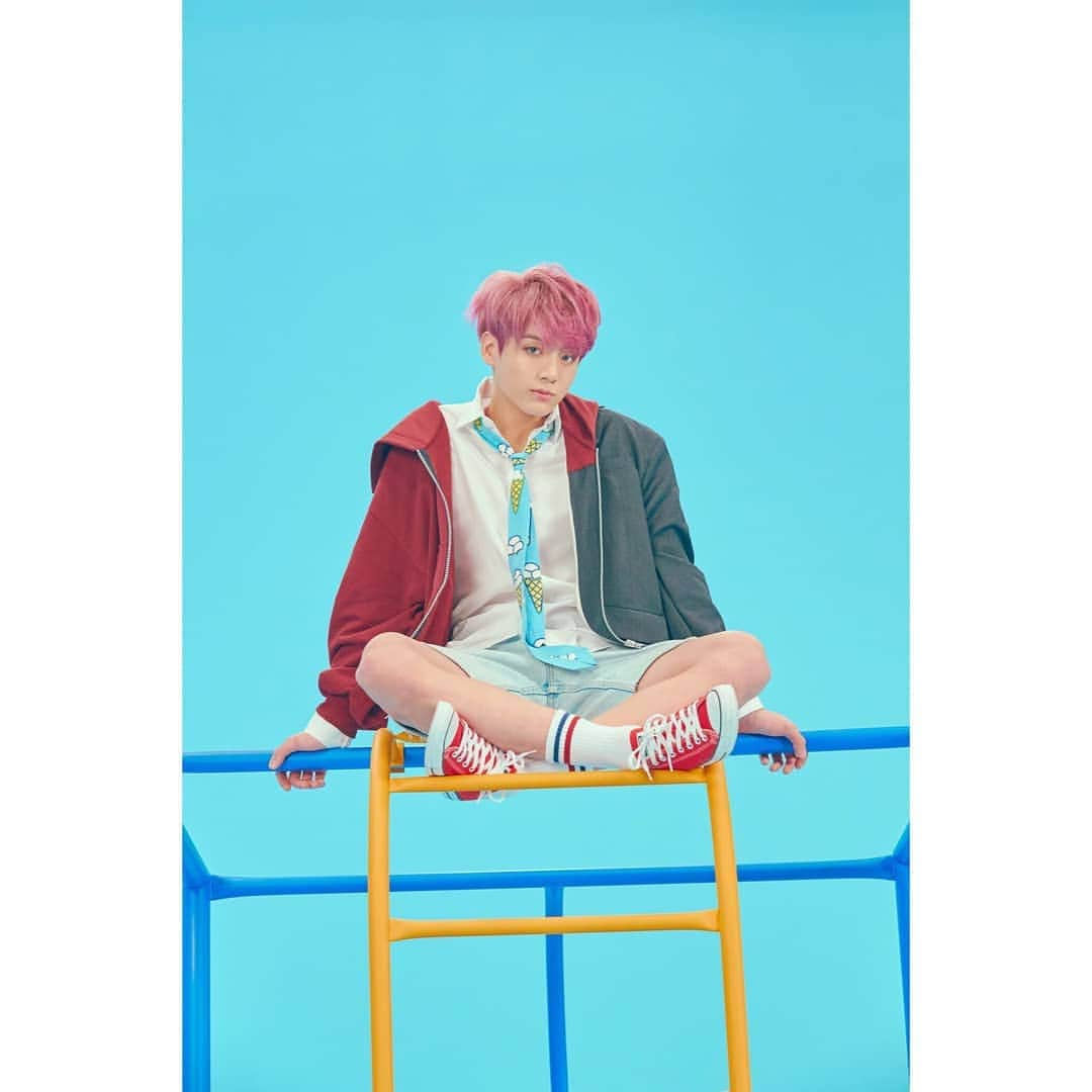 BTSさんのインスタグラム写真 - (BTSInstagram)「#BTS #방탄소년단 #LOVE_YOURSELF 結 'Answer' Concept Photo F version」8月17日 0時00分 - bts.bighitofficial