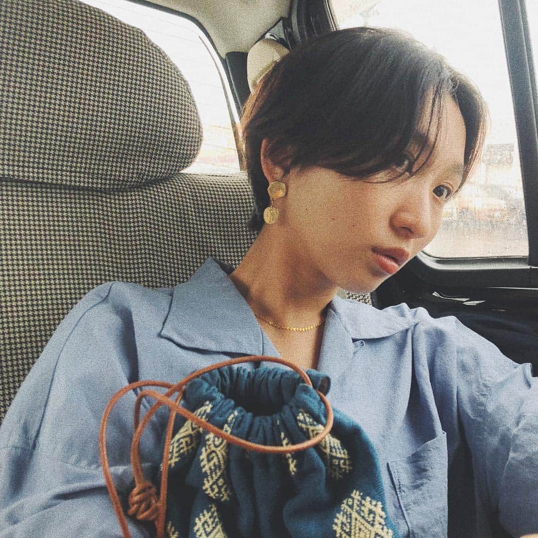 畑田萌のインスタグラム：「髪のけの質問をいただいたので。 巻いてもないし何にもつけてない髪。 また切った？って毎日誰かしらに言われるけど、一応伸ばしているはずです。」