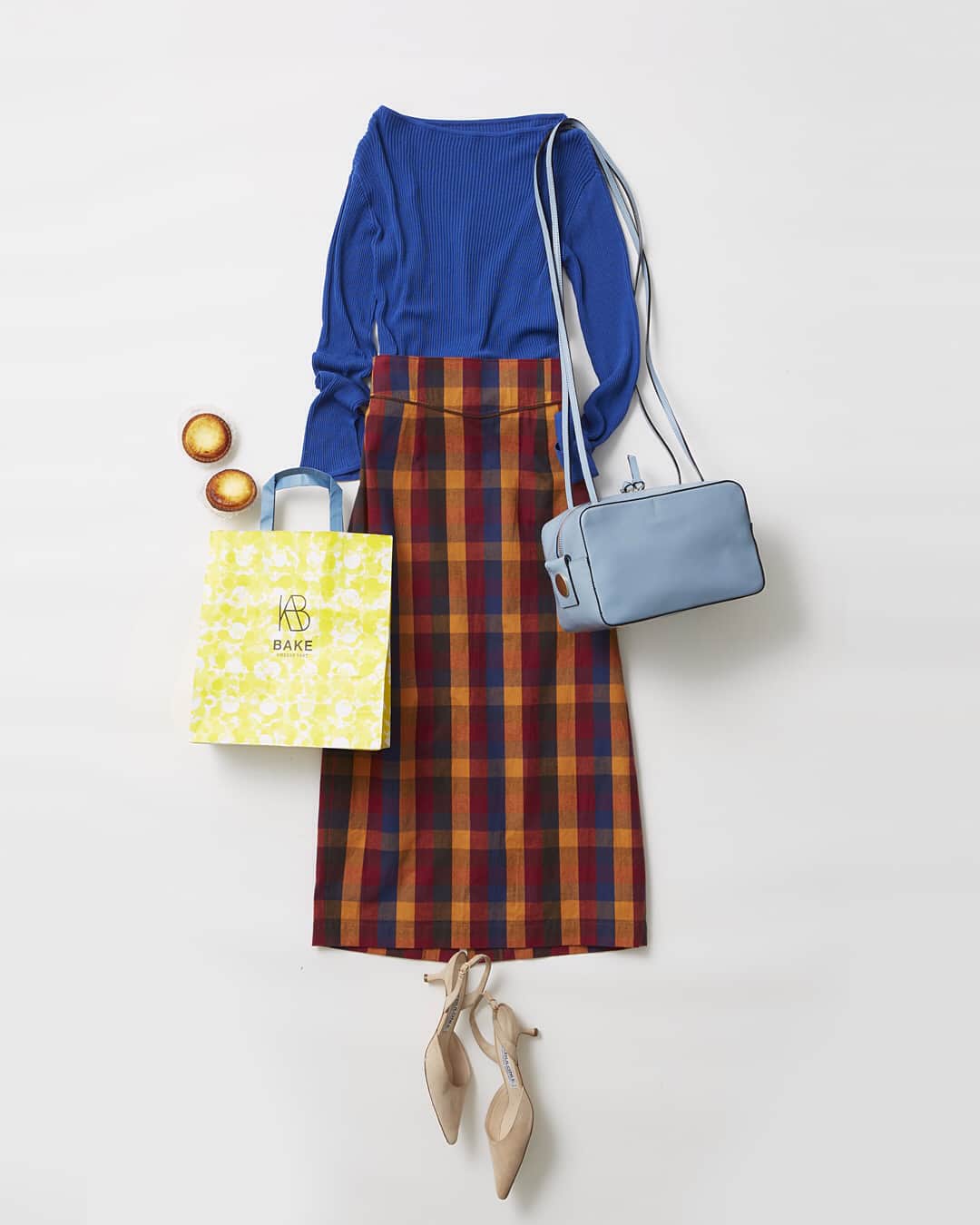 ルミネ公式のインスタグラム：「秋色×クール色の新鮮ミックス技 #ニット ￥7,800+TAX #スカート ￥7,900+TAX #バッグ ￥33,000+TAX #ミュール ￥44,000+TAX ・ [ #LUMINEMAGAZINE ] #lumine #ルミネ #ミラオーウェン #ユナイテッドアローズグリーンレーベルリラクシング #アディナミューズ #プラージュ #ootd #outfit #fashion #coordinate #コーディネート #ファッション #デイリーコーデ #コーデ #フォロー #川上さやか http://magazine.lumine.ne.jp/?p=77452 ※商品の価格や取り扱い状況は撮影時点のもので、変更になることがあります。」