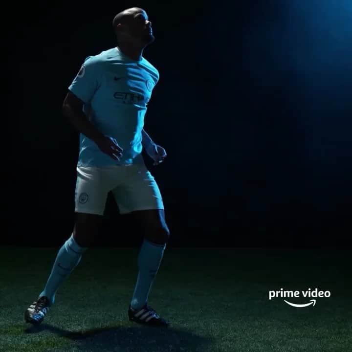 ヴァンサン・コンパニのインスタグラム：「One more day! #AllOrNothing #ManCity」