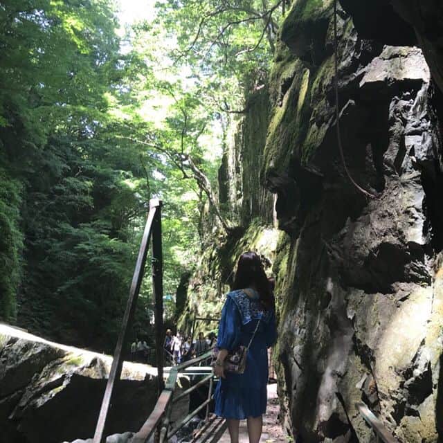井上梨奈のインスタグラム：「2018.8.14  蒜山女子旅パート②❤️ #蒜山 #森 #山 #滝 #マイナスイオン #涼しい #空気が綺麗 #japan #okayama #hiruzen」