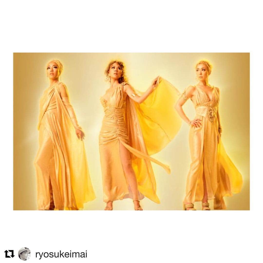 SILVA（DOUBLE SUGARSOUL）のインスタグラム：「お祝いメッセージに重ねて改めてありがとうございます‼︎😊💖✨ #repost祭り  #Repost @ryosukeimai with @get_repost ・・・ Happy 20th anniversary to double, Sugar Soul and Silva. This is my honor to work again with legendary artist “double”. Please check our new song “good day” here!! → https://apple.co/2vLime4」
