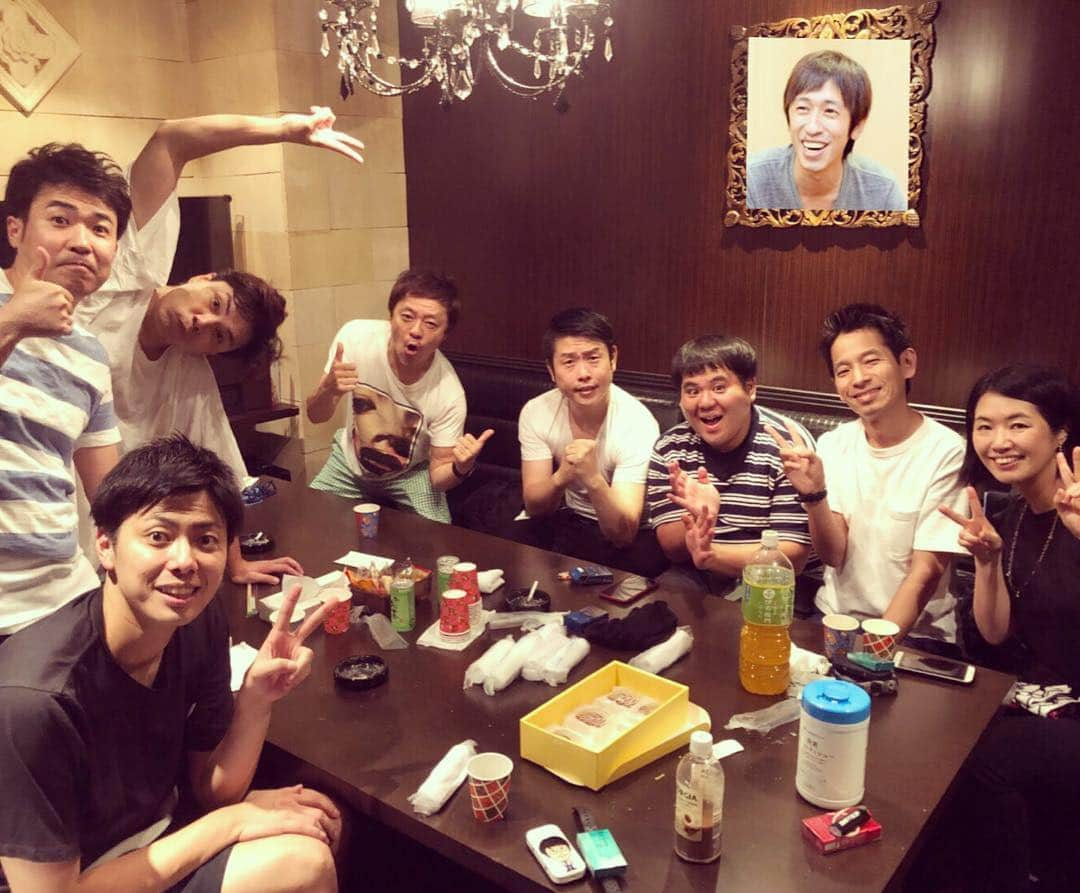 松谷賢示さんのインスタグラム写真 - (松谷賢示Instagram)「夏のエンプティーステージ、我らチーム878本日でラストで御座いました。観劇ありがとうございました！今回も楽しいチームやったですわ。 . . . . . .  #銀座 #ベノア #エンプティーステージ #チーム878 #ギンナナ #セブンバイセブン  #ラフレクラン西村  #キングコング梶原 は #本日体調不良で休み #ミュージックディレクター #ゆきえさん #今ボクシング見てるねんけど #ジュニアさん と #山本吉貴  #居る」8月17日 2時09分 - mizutamarepputai_ken