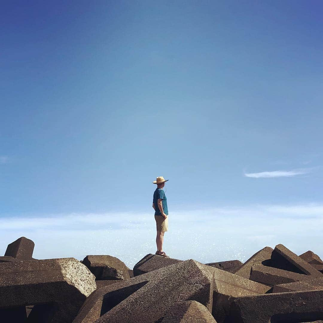 tosa_nishikawaさんのインスタグラム写真 - (tosa_nishikawaInstagram)「. Tetrapot and Straw Hat. . . . 取り敢えず今日で夏休み終了😆 . . 高知新港 . . #tokyo_grapher#instagramjapan#mwjp#youmobile#igersjp#indies_gram#shootermag_japan#photooftheday#ink361_asia#iPhoneonly #screen_archive#indy_photolife #奥行き人 #shikoku_trip #ほふく撮影隊 #daily_photo_jpn #incredible_shot #lines_and_points」8月17日 13時45分 - tosa_nishikawa