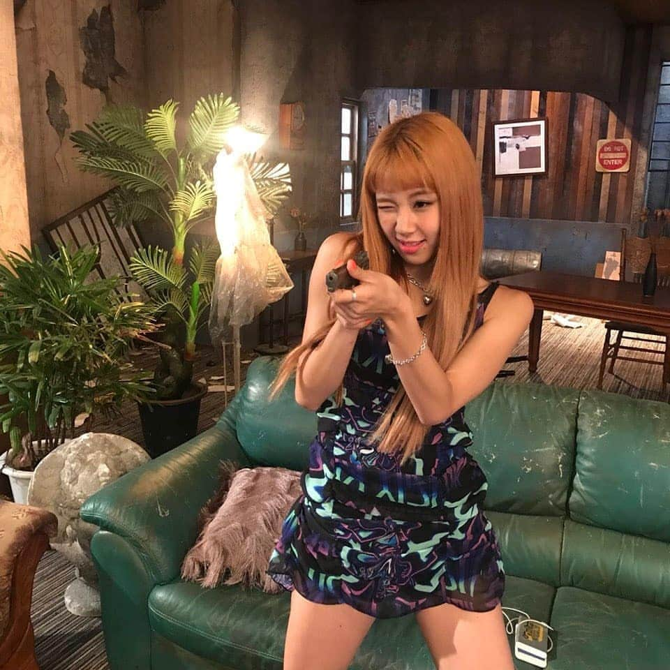 TWICEさんのインスタグラム写真 - (TWICEInstagram)「Like a bulldozer」8月17日 13時49分 - twicetagram