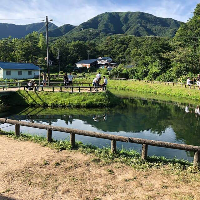 井上梨奈さんのインスタグラム写真 - (井上梨奈Instagram)「2018.8.14  お魚さん大変美味しゅうございました(о´∀`о) #岡山 #蒜山 #塩釜養魚センター #釣り堀 #人生初の #釣り #めっちゃ楽しかった #魚 #焼き魚 #外で食べると美味しい」8月17日 14時02分 - linai_j