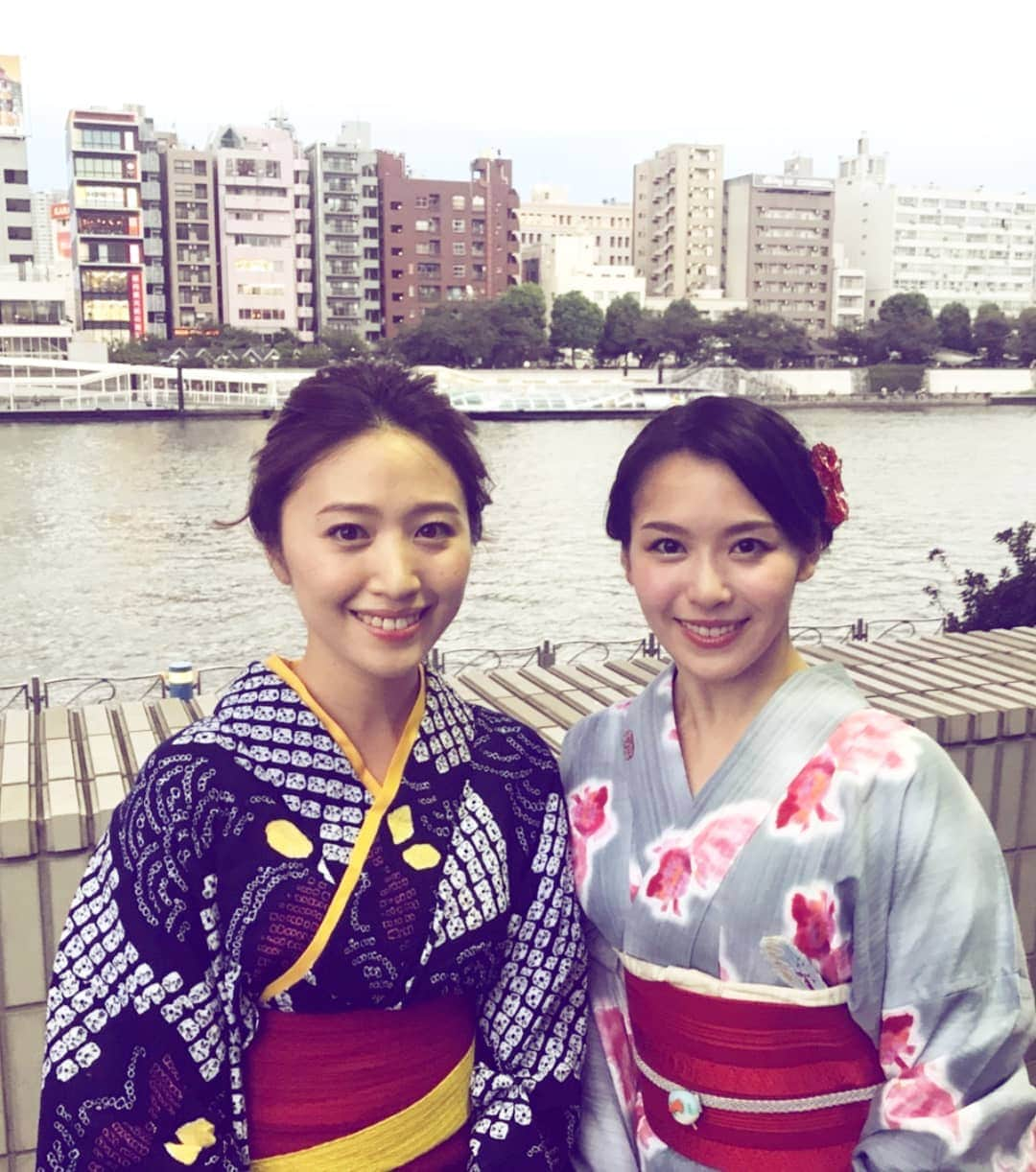 玉木碧さんのインスタグラム写真 - (玉木碧Instagram)「愛理ちゃんと浅草へ💓 先日新調したグレーの地にぼんやり金魚柄の浴衣です👘  #小山愛理 さん #ホリプロ  #セントフォース #玉木碧 #フリーアナウンサー #浅草 #浴衣 #着物 #金魚 #夏」8月17日 15時53分 - tamaki_aoi.official