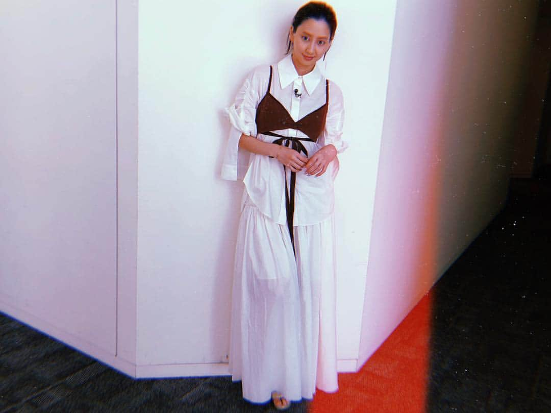 河北麻友子さんのインスタグラム写真 - (河北麻友子Instagram)「FASHION OUTFIT: CASA FLINE JEWELRY: STAR JEWELRY HEELS: RANDA #FASHION #衣装」8月17日 16時50分 - mayukokawakitaofficial