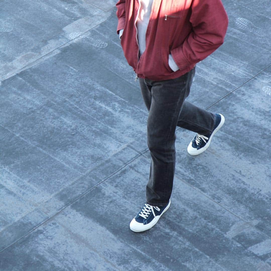 のインスタグラム：「2018 Fall Winter . BUMPERCOURT / NAVY #moonstar #finevulcanized #bumpercourt #madeinkurume」