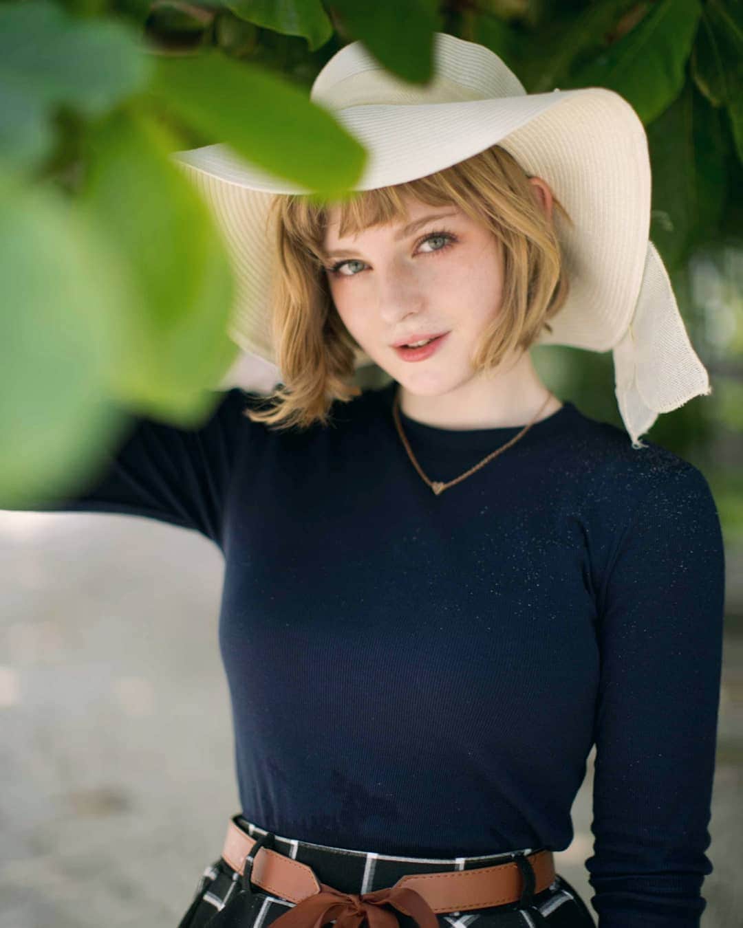 Ella Freyaのインスタグラム：「Revived 🖤 📸: @lavvrenceng」