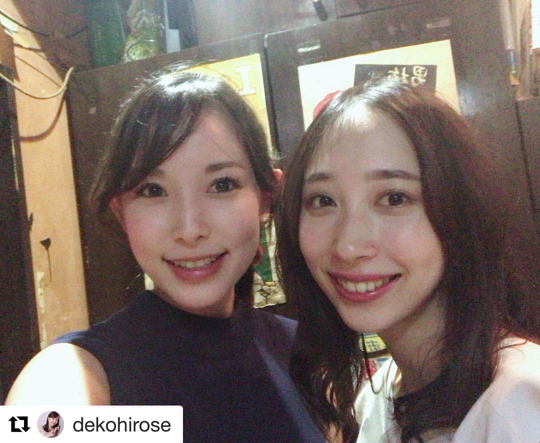 水野由紀のインスタグラム：「* 廣瀬かすみちゃんと😊 相変わらず美しい😍✨ #チェロ #ピアノ #美しい #友達 #新宿  #shinjuku  #Repost @dekohirose with @get_repost ・・・ 美人(@yukimizuno_cello )チェリストとゴールデン街でパシャリ。  #ゴールデン街#二日酔い」
