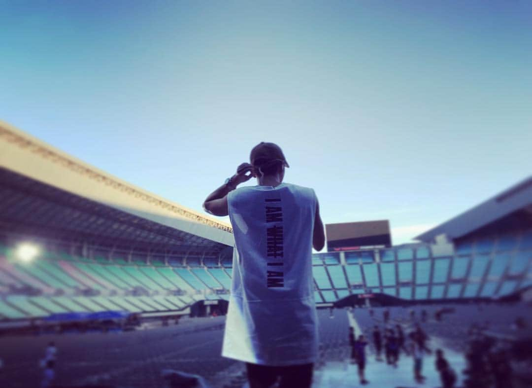 與真司郎さんのインスタグラム写真 - (與真司郎Instagram)「#anation2018 明日楽しみましょう！！ AAAヘッドライナーやらせていただきます🙇‍♂️ 暑さ対策はしっかりして楽しんでください！！では、see you guys tomorrow!!!!!」8月17日 21時17分 - shinjiroatae1126