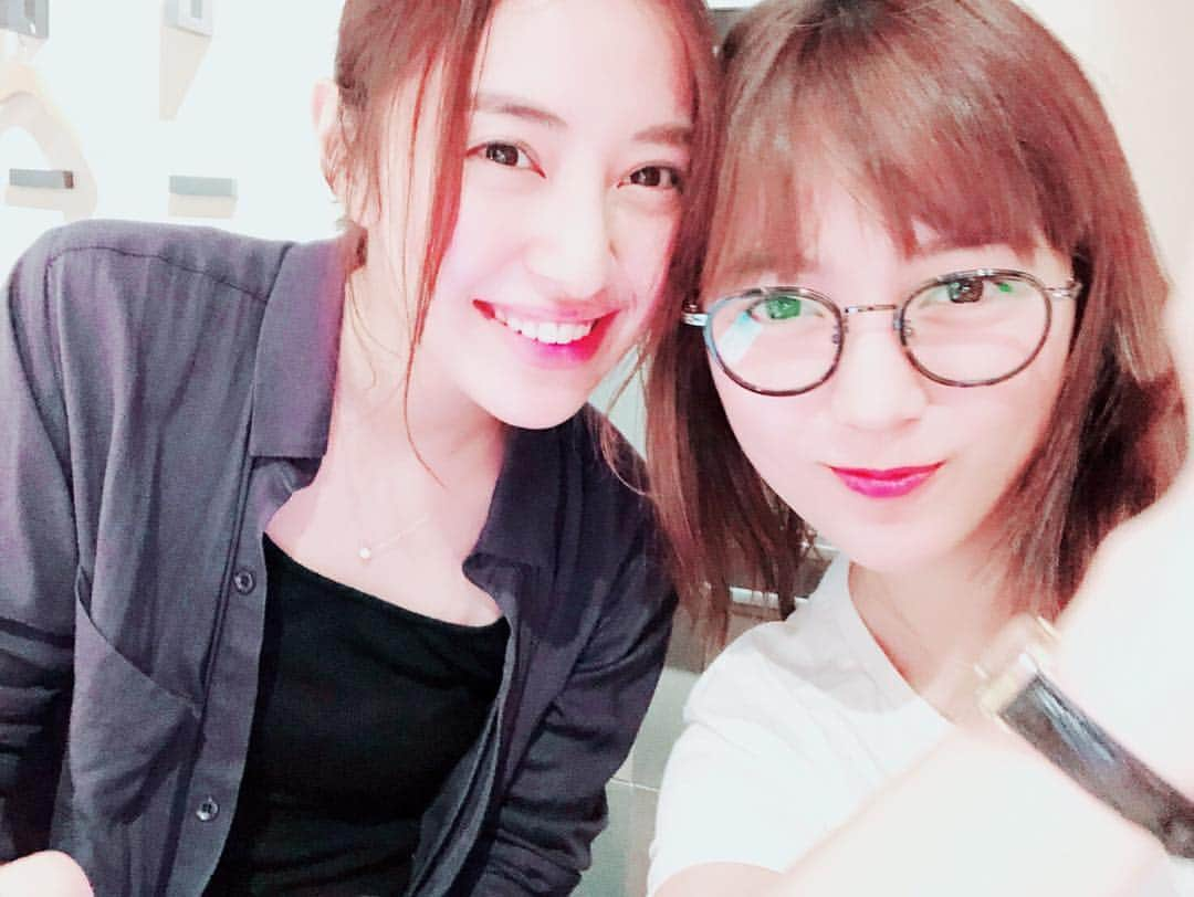 川口春奈さんのインスタグラム写真 - (川口春奈Instagram)「美女と会合。 あずさは私の癒し。 岡本あずさは私の癒し。」8月17日 21時20分 - haruna_kawaguchi_official