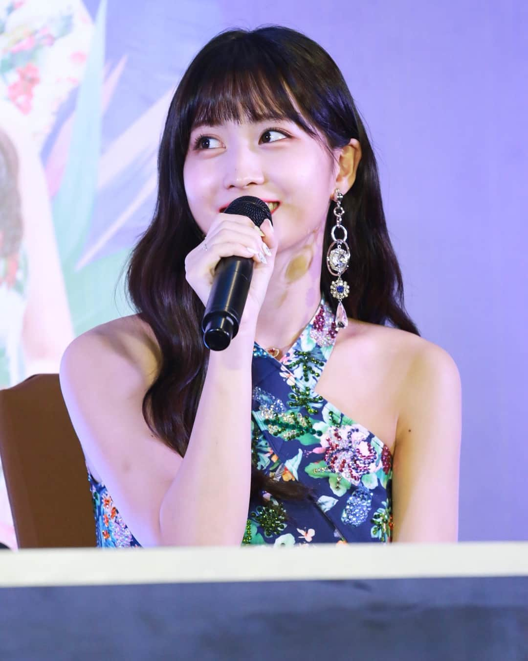 モモさんのインスタグラム写真 - (モモInstagram)「♡ [Fantaken] #모모 - 180817 TWICELAND ZONE 2: Fantasy Park in Bangkok Press Conference #트와이스 #모모 #平井もも #もも #TWICE © 24news, inn news, hello asian」8月17日 22時38分 - momojype