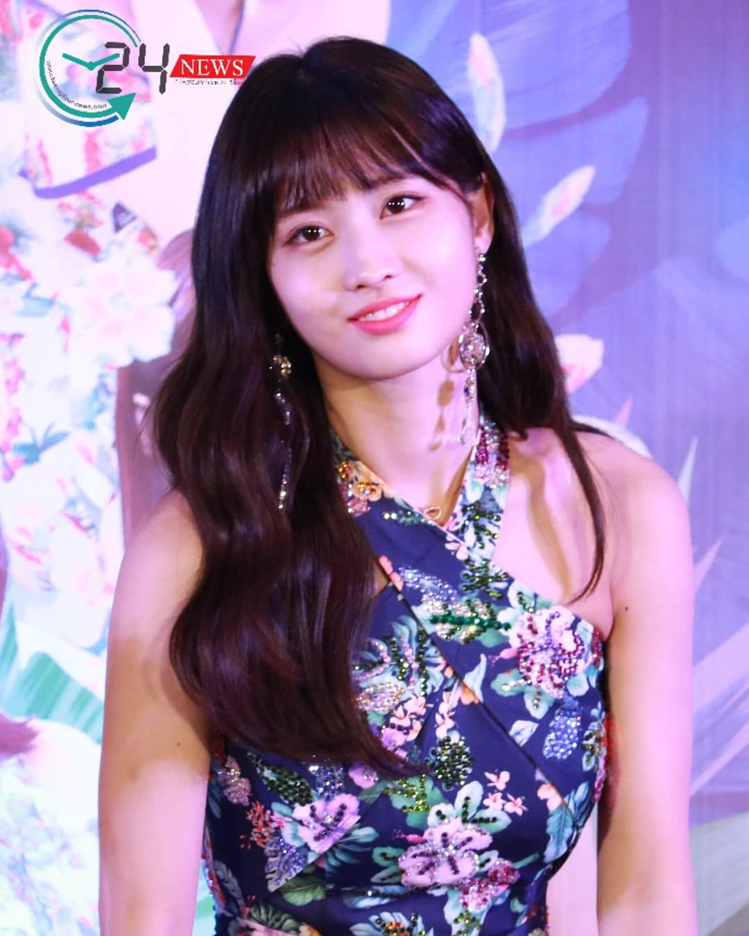 モモさんのインスタグラム写真 - (モモInstagram)「♡ [Fantaken] #모모 - 180817 TWICELAND ZONE 2: Fantasy Park in Bangkok Press Conference #트와이스 #모모 #平井もも #もも #TWICE © 24news, inn news, hello asian」8月17日 22時38分 - momojype