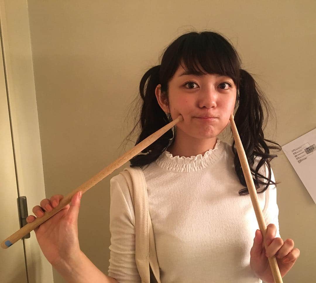 森田涼花のインスタグラム：「🥁 音楽劇「Roling Song」 ドラムも10年振りに叩いてます、、♪」
