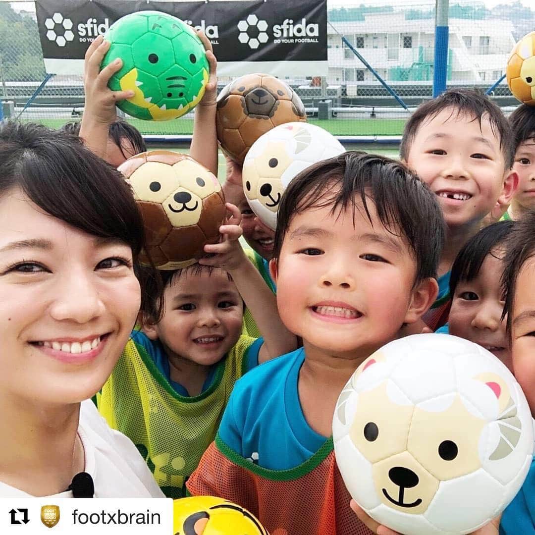 のインスタグラム：「今回のFOOT×BRAIN取材場所では、子供たちが可愛いボールを使ってサッカーを楽しんでいました！！明日8/18(土)24:20〜の放送をお楽しみに⚽️✨ #テレビ東京 #FOOTBRAIN #サッカー #スポーツ #⚽️ #FC琉球」