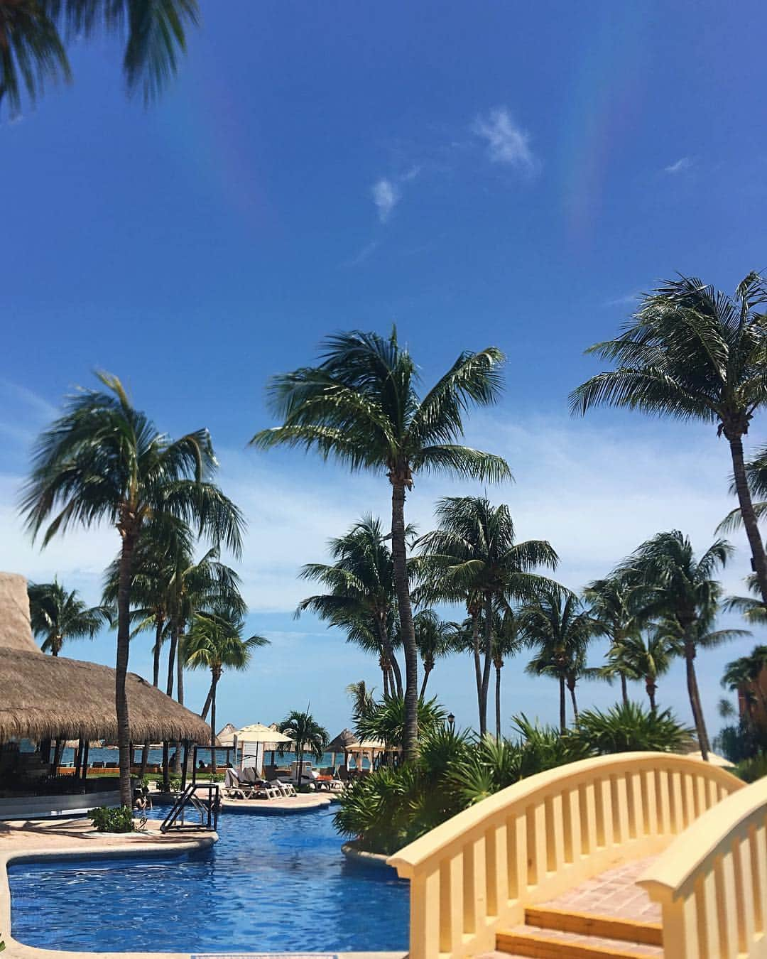 大森勝太朗のインスタグラム：「good morning 🌞🌴 a beautiful weekend trip before summer ends」